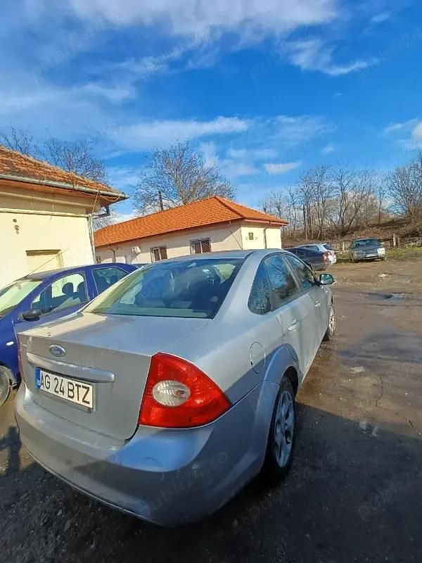 Gri Second-hand 2009 Ford Focus Berlinǎ | 2.100 EUR (Preț OK) - Imagine 1/3