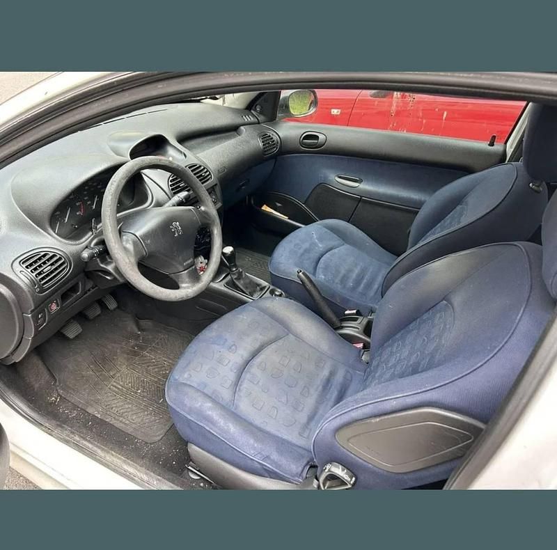 Second-hand Peugeot 206 2004 Hatchback