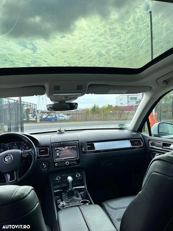 Second-hand VW Touareg 262 CP (192 kW) 2016 Culoarealb SUV