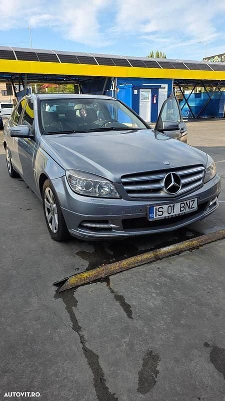 Culoaregri Utilizat 2009 Mercedes C200 Berlinǎ | 4.400 EUR (Preț bun) - Imagine 1/4