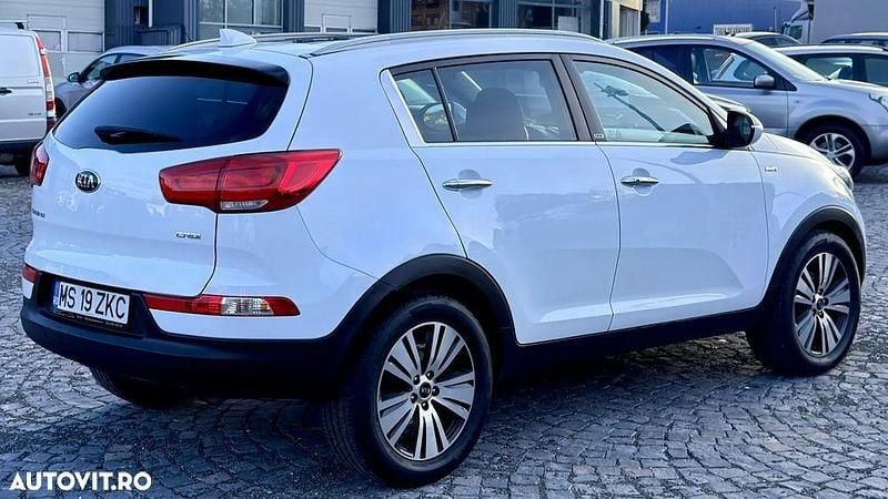 Second-hand Kia Sportage 136 CP (100 kW) 2015 Culoarealb SUV