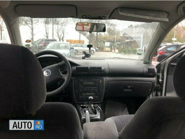 Second-hand VW Passat 131 CP (96 kW) 2001 Gri Berlinǎ