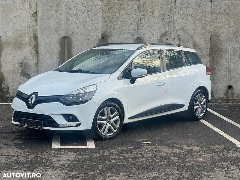 Second-hand Renault Clio GrandTour Life 75 CP (55 kW) 2018 Culoarealb Break