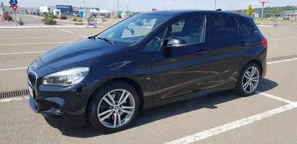 Negru Utilizat 2017 BMW 225 Monovolum | 16.900 EUR - Imagine 1/4