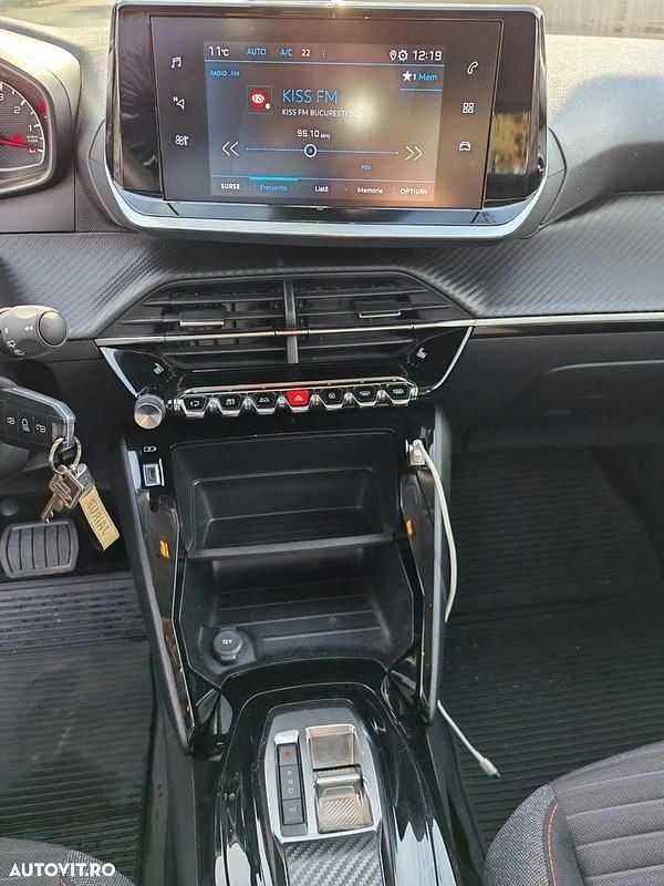 Second-hand Peugeot 2008 Active 130 CP (95 kW) 2022 Culoareportocaliu SUV