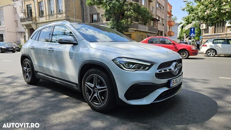 Alb Utilizat 2020 Mercedes GLA250 AMG line SUV | 35.900 EUR - Imagine 1/4