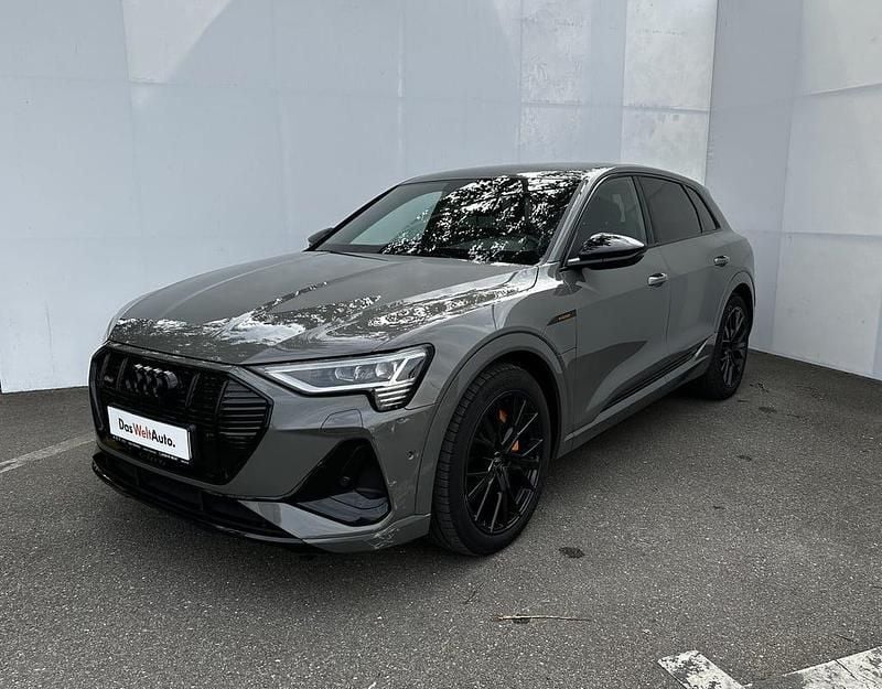 Gri inchis metalic Utilizat 2022 Audi e-tron S-Line SUV | 39.990 EUR (Preț bun) - Imagine 1/4