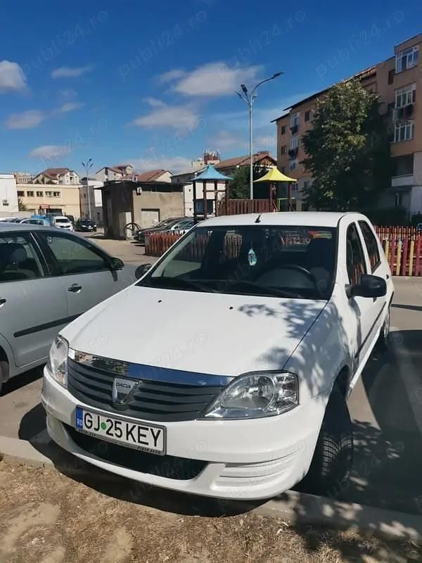 Utilizat 2010 Dacia Logan Berlinǎ | 2.750 EUR (Preț OK) - Imagine 1/4