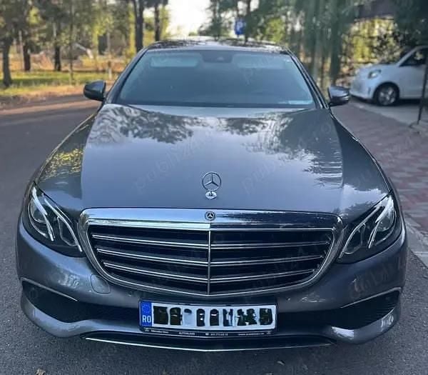 Gri Utilizat 2016 Mercedes E220 Exclusive Berlinǎ | 24.500 EUR (Scump) - Imagine 1/4