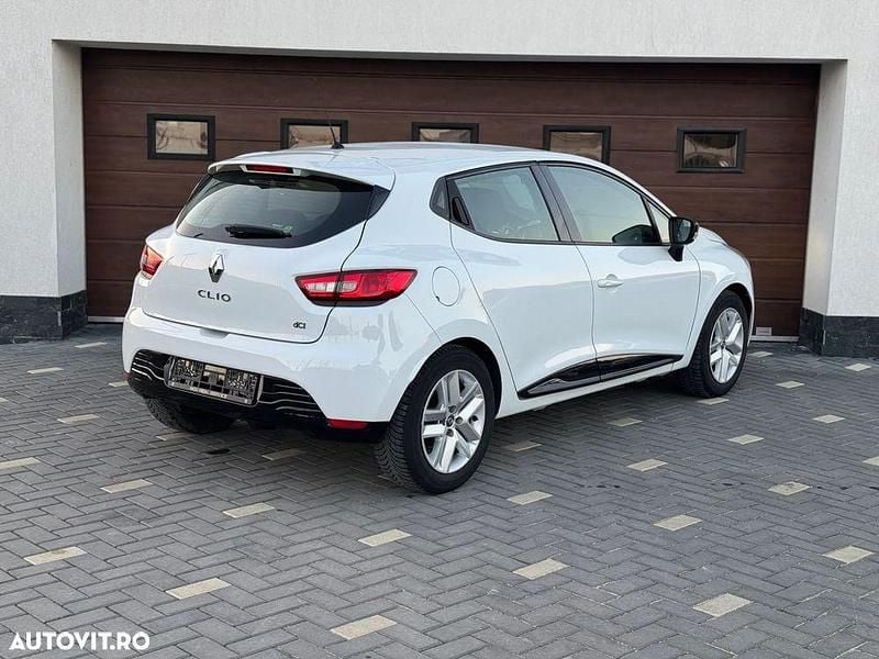Second-hand Renault Clio IV Dynamique 90 CP (66 kW) 2014 Culoarealb Hatchback