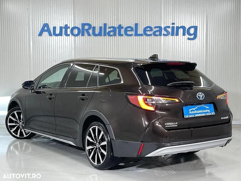 Second-hand Toyota Corolla 180 CP (132 kW) 2022 Culoaremaro Break