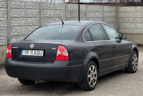 Second-hand VW Passat 131 CP (96 kW) 2003 Berlinǎ