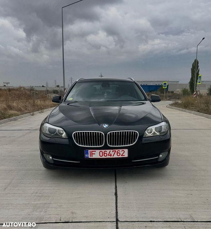 Culoarenegru Utilizat 2011 BMW 525 Comfort Edition Break | 7.800 EUR (Preț OK) - Imagine 1/4