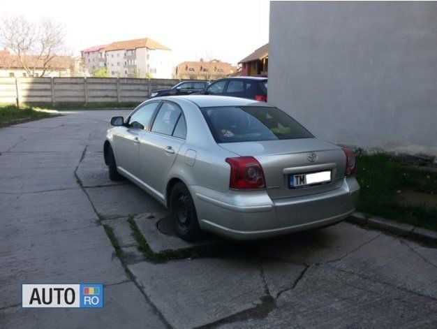 Second-hand Toyota Avensis 130 CP (95 kW) 2007 Argintiu Berlinǎ