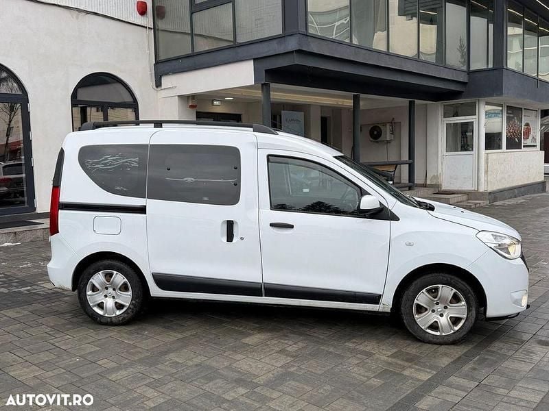 Second-hand Dacia Dokker Lauréate 102 CP (75 kW) 2018 Culoarealb Monovolum