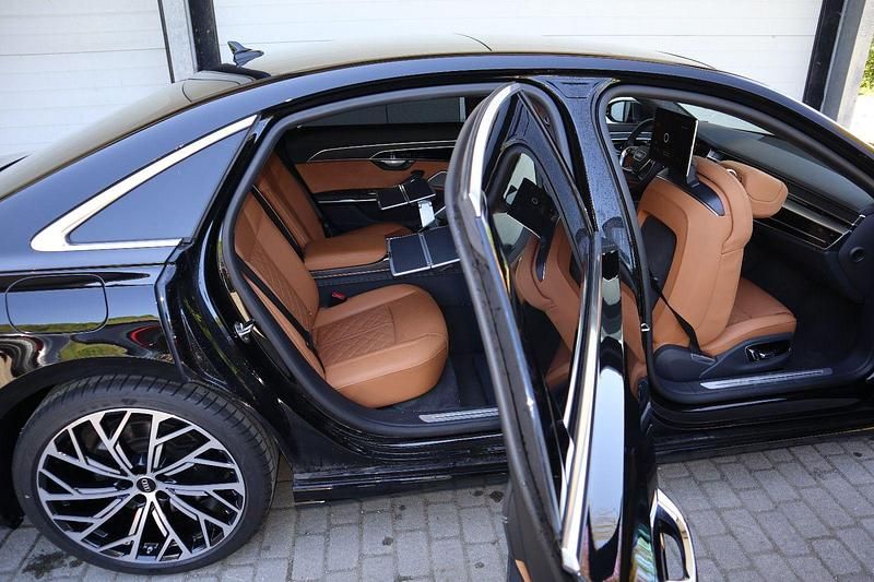 Utilizat 2023 Audi A8L Exclusive Berlinǎ | 92.483 EUR - Imagine 1/1