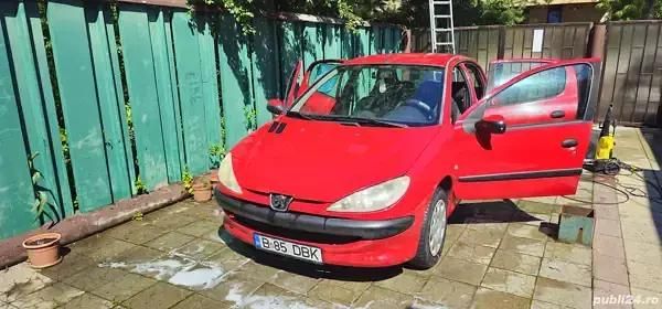Utilizat 2008 Peugeot 206 Hatchback | 1.100 EUR (Preț bun) - Imagine 1/4