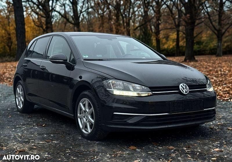 Culoarenegru Utilizat 2020 VW Golf VII Comfortline Hatchback | 12.990 EUR (Super Preț) - Imagine 1/4