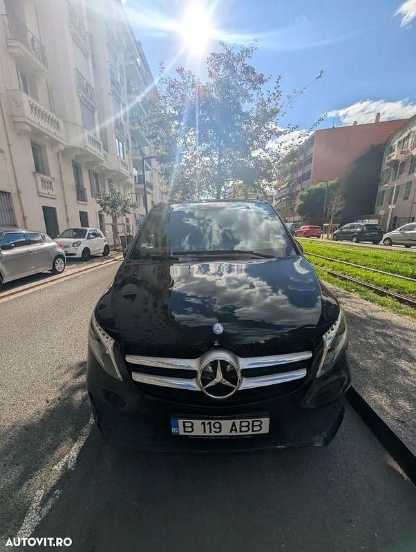 Culoarenegru Utilizat 2019 Mercedes V220 Edition Monovolum | 38.000 EUR (Scump) - Imagine 1/4