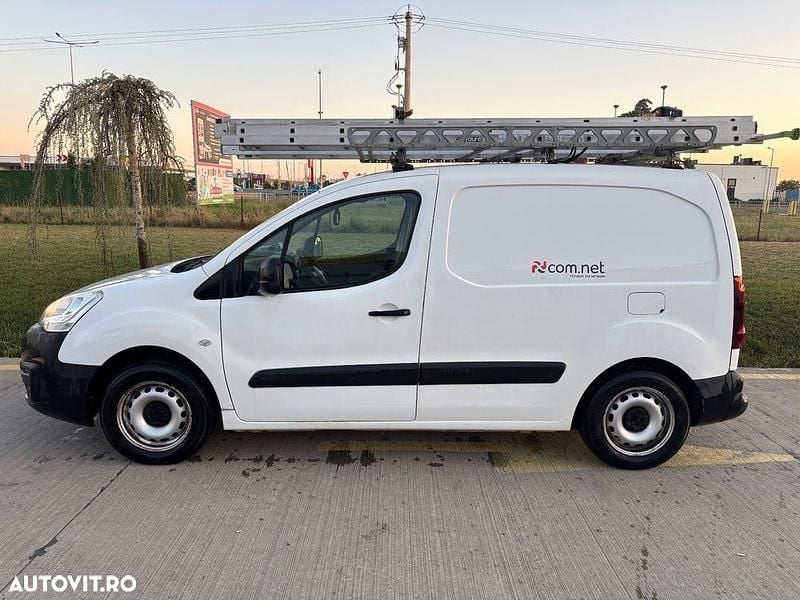 Culoarealb Utilizat 2017 Peugeot Partner Monovolum | 6.499 EUR (Super Preț) - Imagine 1/4