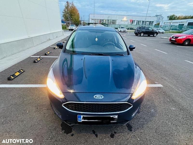 Culoarealbastru Utilizat 2018 Ford Focus Hatchback | 7.600 EUR (Preț bun) - Imagine 1/4