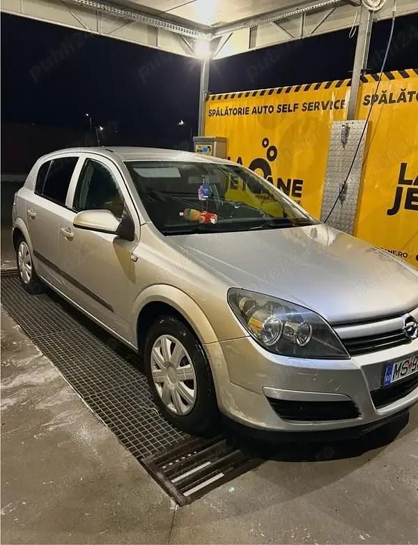 Second-hand Opel Astra 116 CP (85 kW) 2005 Hatchback
