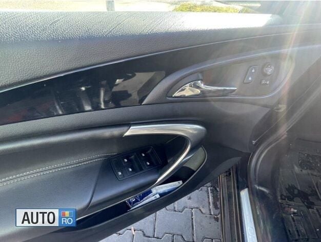 Second-hand Opel Insignia 150 CP (110 kW) 2015 Culoarenegru Berlinǎ