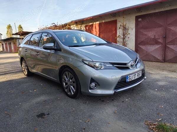 Utilizat 2013 Toyota Auris Hybrid Break | 11.500 EUR (Scump) - Imagine 1/4