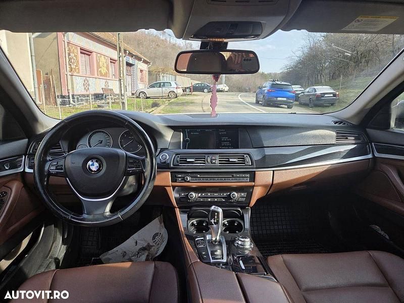 Second-hand BMW 525 218 CP (160 kW) 2011 Culoarealb Break