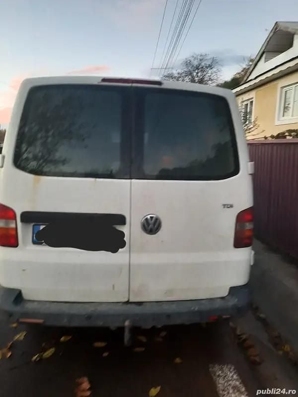 Alb Utilizat 2007 VW T5 Van | 4.800 EUR (Super Preț) - Imagine 1/4