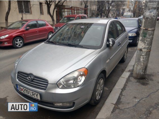Second-hand Hyundai Accent 110 CP (80 kW) 2006 Argintiu Berlinǎ