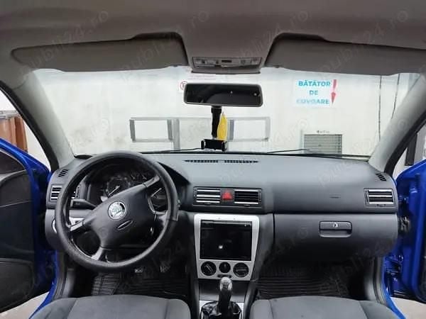 Utilizat 2009 Skoda Octavia Hatchback | 2.000 EUR (Super Preț) - Imagine 1/4