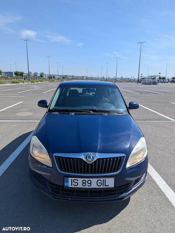 Culoarealbastru Utilizat 2011 Skoda Fabia Ambiente Hatchback | 3.400 EUR (Preț OK) - Imagine 1/4