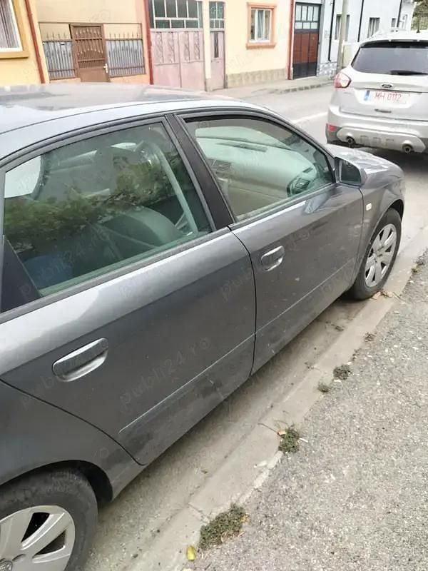 Utilizat 2005 Audi A4 Berlinǎ | 2.890 EUR (Preț OK) - Imagine 1/4