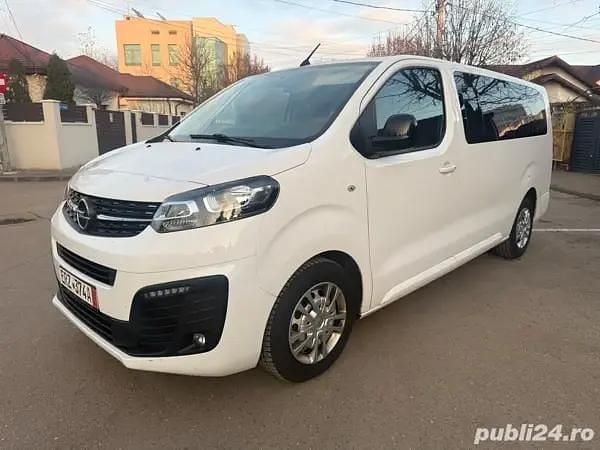 Second-hand Opel Vivaro 140 CP (102 kW) 2022 Monovolum
