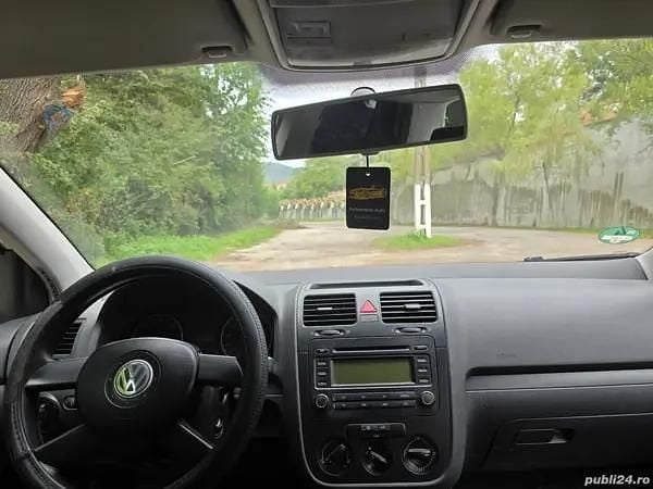 Argintiu Utilizat 2004 VW Golf V Hatchback | 1.500 EUR (Preț bun) - Imagine 1/4