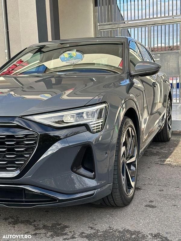 Second-hand Audi Q8 e-tron S-Line 250 kW (340 CP) 2023 Culoaregri SUV