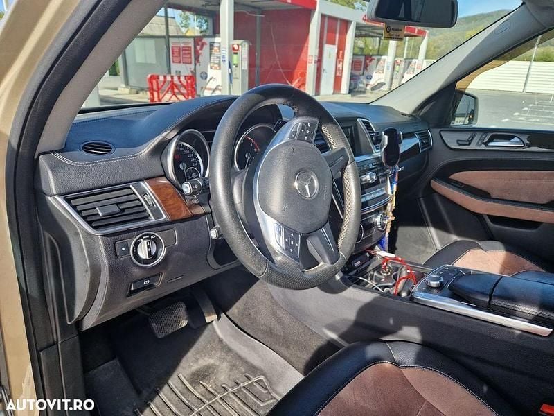 Culoarebej Utilizat 2013 Mercedes ML350 SUV | 14.500 EUR (Preț OK) - Imagine 1/4