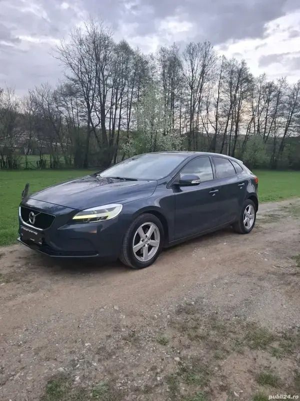 Utilizat 2019 Volvo V40 Break | 13.590 EUR - Imagine 1/4