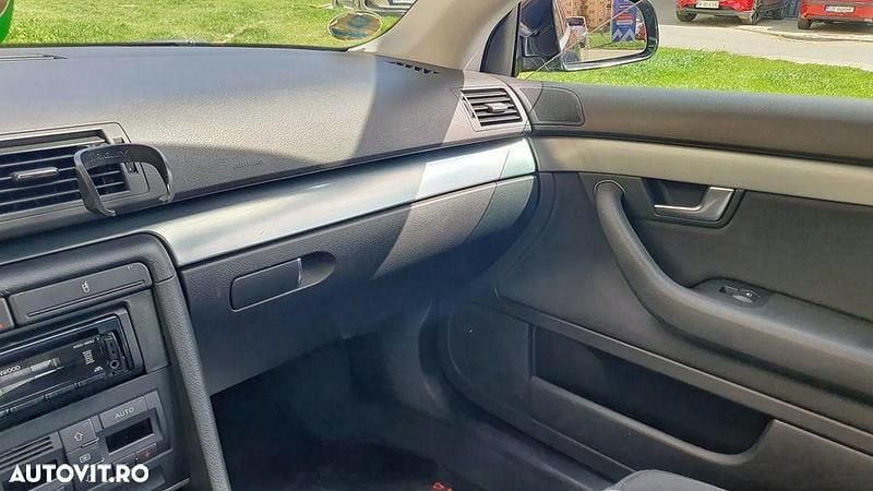 Second-hand Audi A4 140 CP (102 kW) 2005 Culoarenegru Berlinǎ