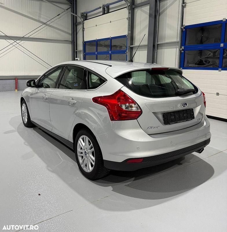 Second-hand Ford Focus Titanium 150 CP (110 kW) 2012 Culoareargint Hatchback