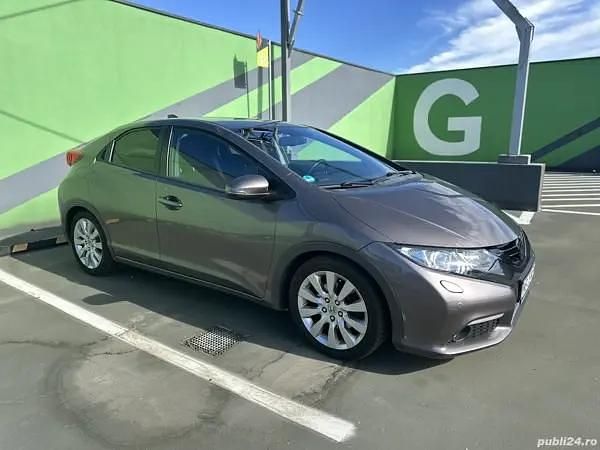Second-hand Honda Civic 141 CP (103 kW) 2014 Maro Hatchback