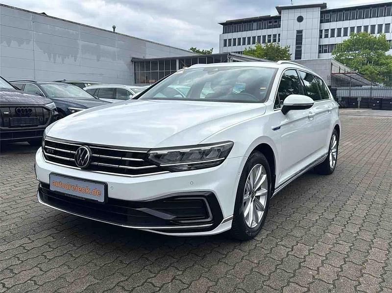 Utilizat 2021 VW Passat GTE Break | 26.265 EUR (Scump) - Imagine 1/1