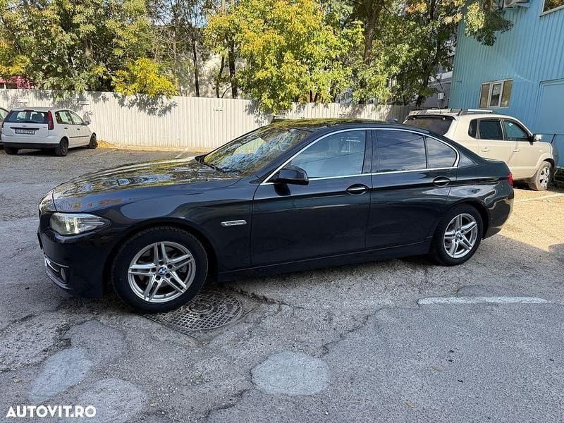 Culoaregri Utilizat 2015 BMW 520 Luxury Line Berlinǎ | 13.600 EUR (Preț bun) - Imagine 1/4