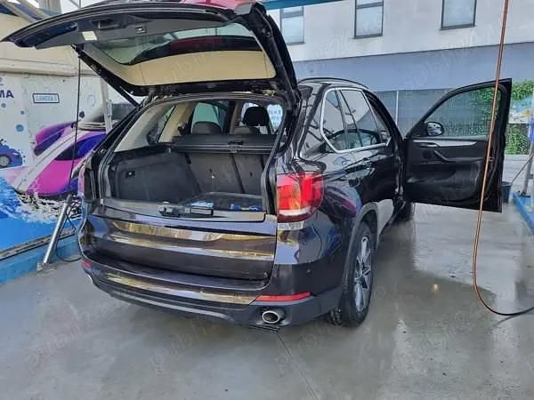 Second-hand BMW X5 231 CP (169 kW) 2016 Maro SUV
