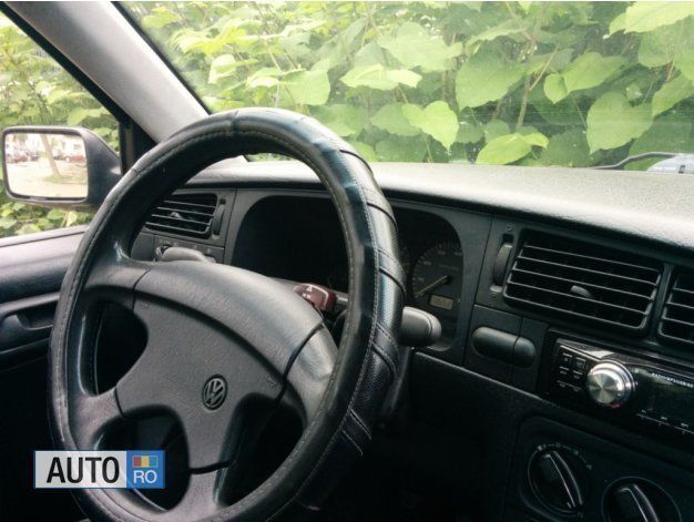 Second-hand VW Golf III 55 CP (40 kW) 1993 Albastru Break