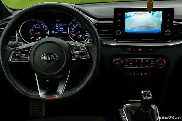 Second-hand Kia Ceed 140 CP (102 kW) 2020 Hatchback