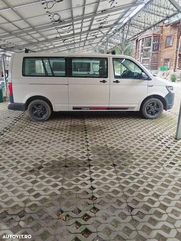 Second-hand VW Transporter 150 CP (110 kW) 2018 Culoarealb Van