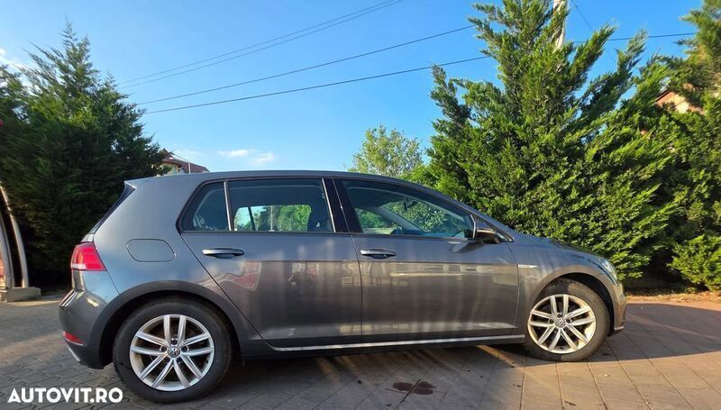 Gri Utilizat 2020 VW Golf VIII Style Hatchback | 14.550 EUR (Preț bun) - Imagine 1/4