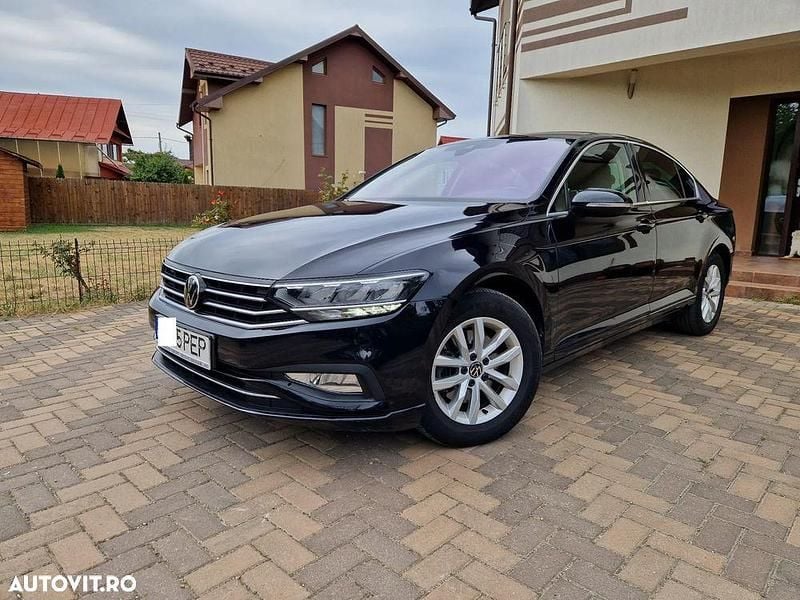 Culoarenegru Utilizat 2021 VW Passat Comfortline Berlinǎ | 18.900 EUR (Preț bun) - Imagine 1/4